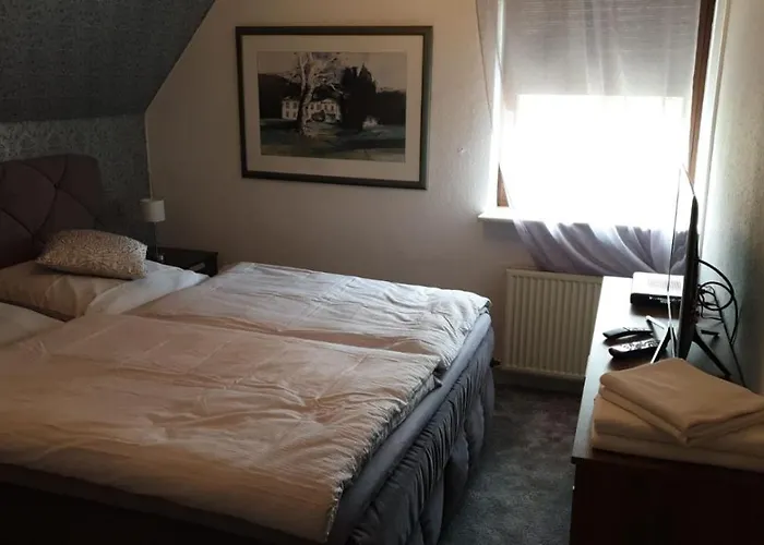 Dorfkrug 23845 3*
